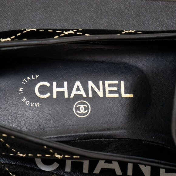 Chanel Black Velvet Diamond CC Patterned Moccasin Loafers | Size 8 | UK 38 - Picture 12 of 16